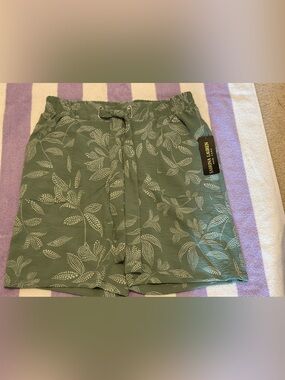 Olive Floral Drawstring Women’s Shorts